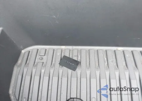 2021 Tesla Model Y Long Range Dual Motor All-Wheel Drive z USA, uszkodzony, nr VIN 5YJYGDEE1MF176377